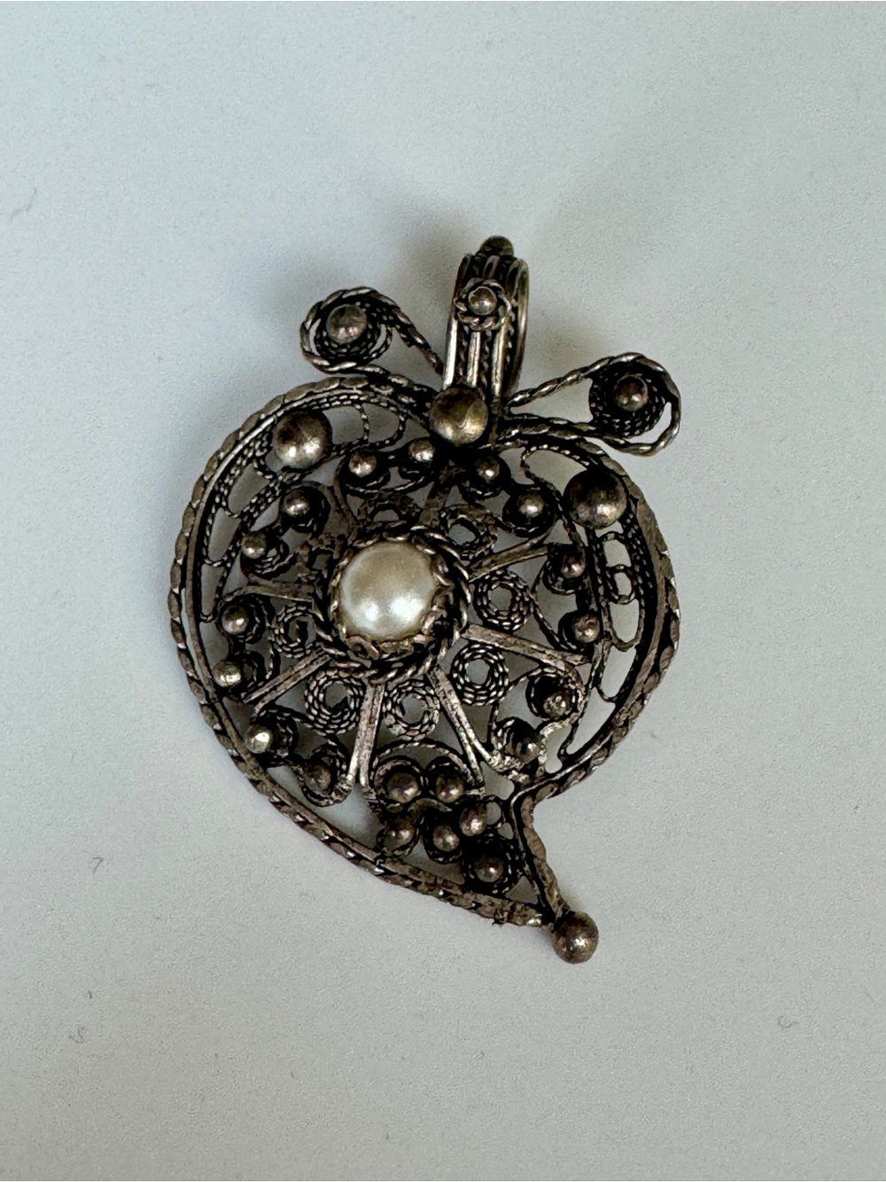 Unique Silver-Tone Filigree Heart Pendant with Pearl